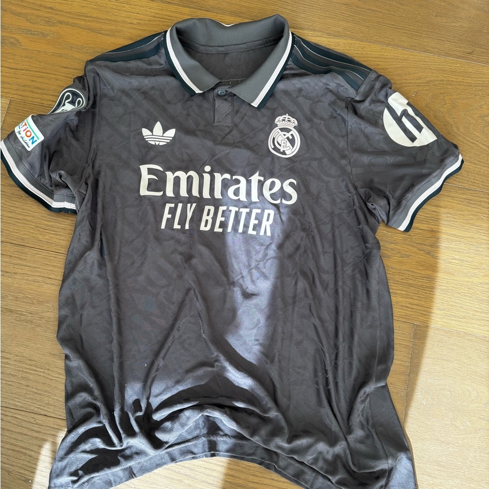 Real Madrid Authentic third jersey size Large